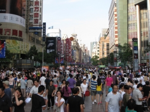 Nanjing Road Shanghai am Sonntag                       